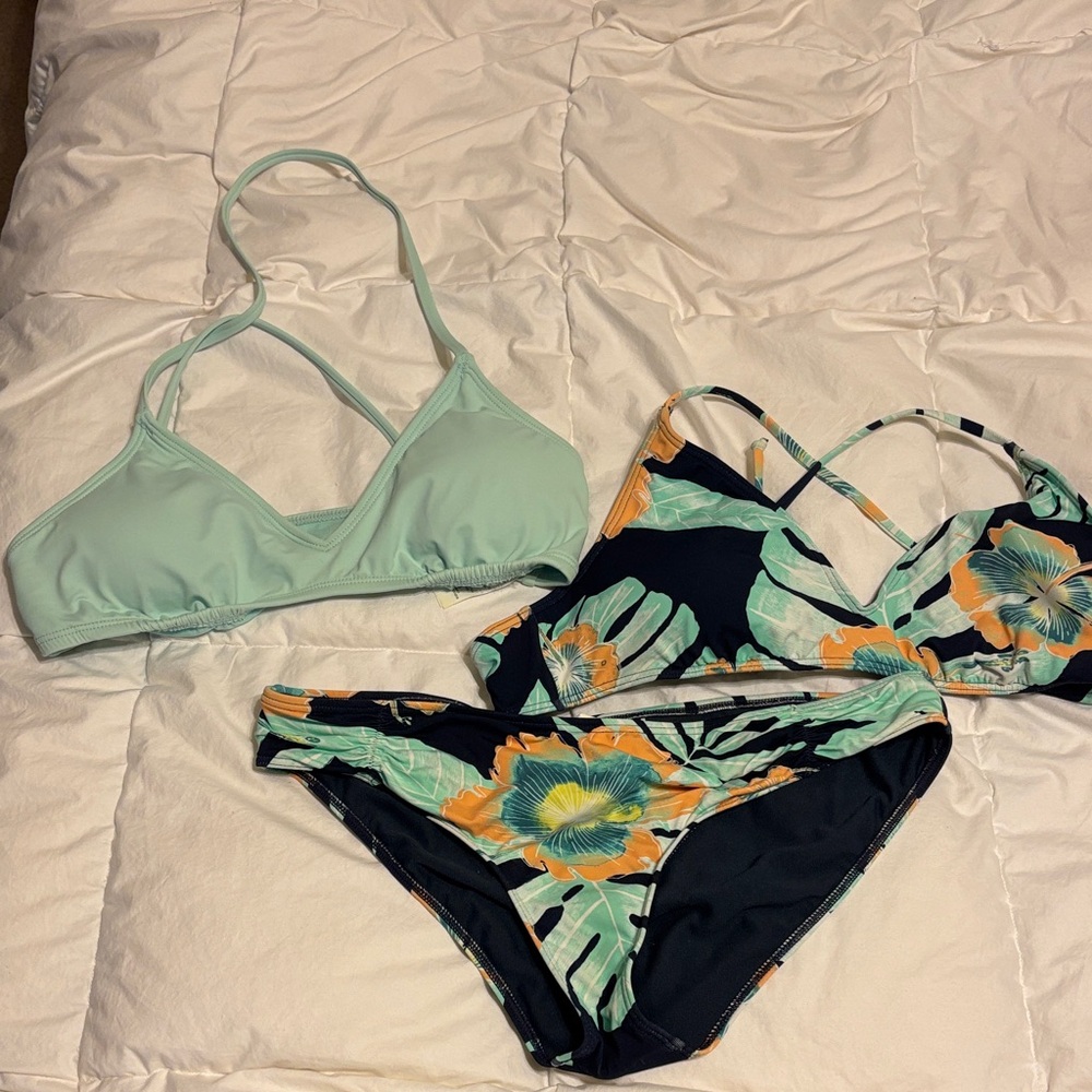 Roxy Tropical Print Bikini Set w/ extra mint bikini top